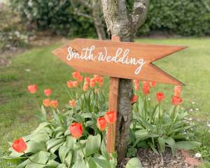 small wedding arrow sign